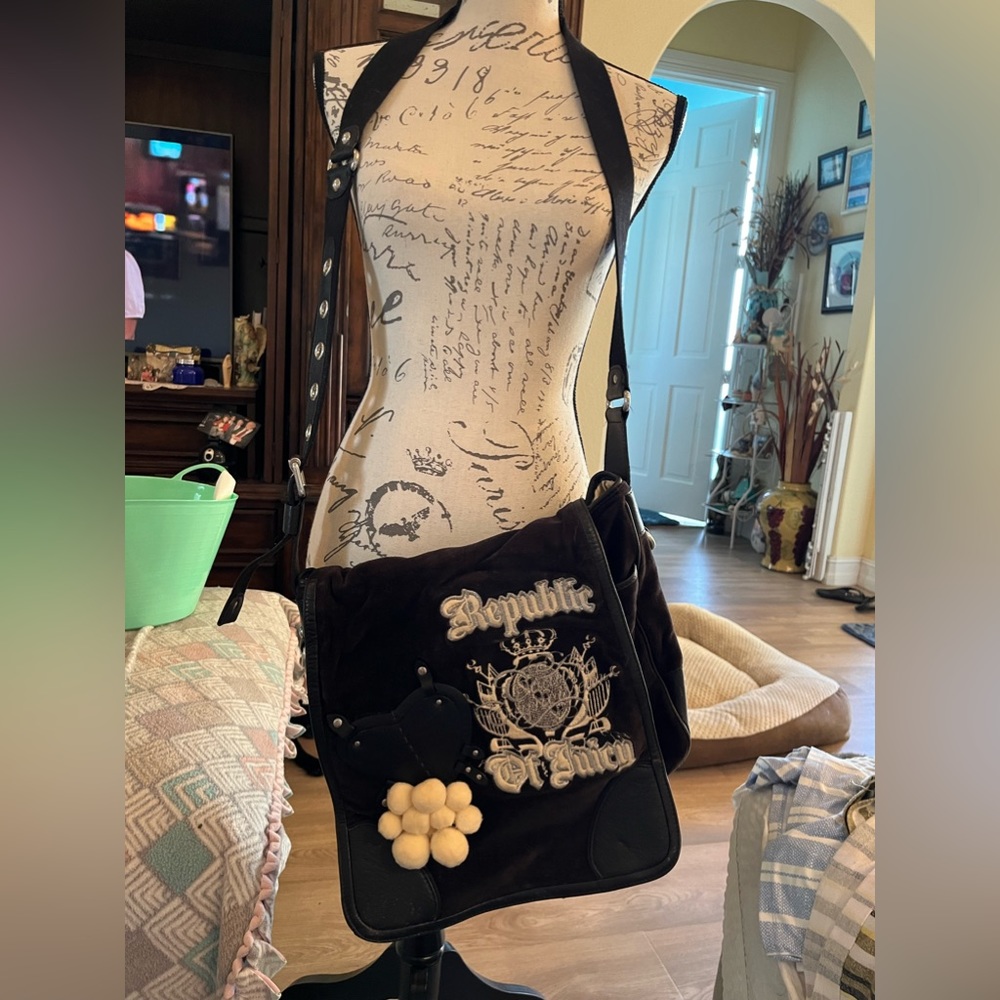 Republic of juicy one of a kind juicy computer large purse lovely great shape!